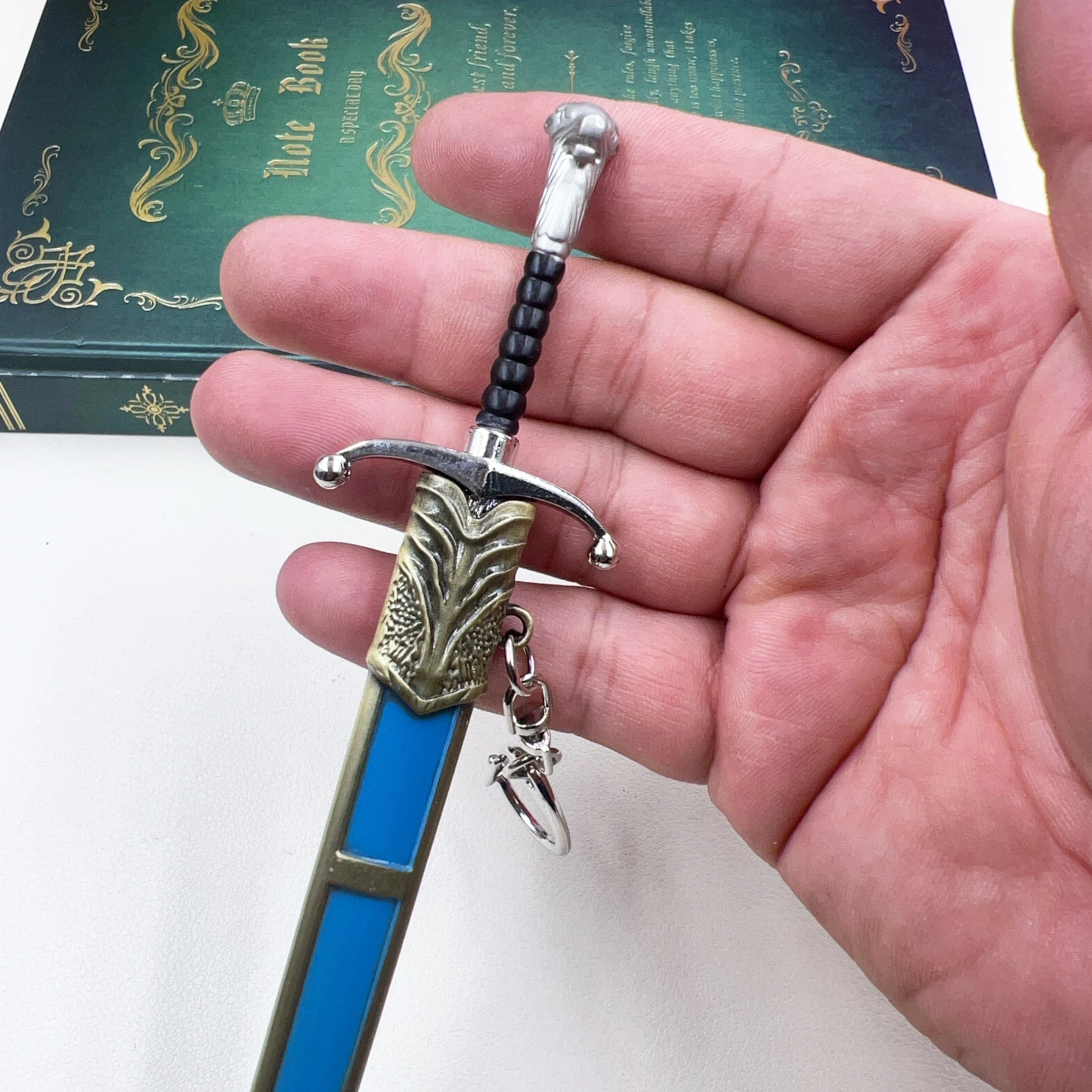 22 سنتيمتر حصلت على سلسلة المفاتيح السيف المعدنية مع علبة خشبية المسلسلات التلفزيونية الأمريكية الظلام شقيقة الفجر Longclaw 1:6 القرون الوسطى السيف نموذج الحرف اللعب #5