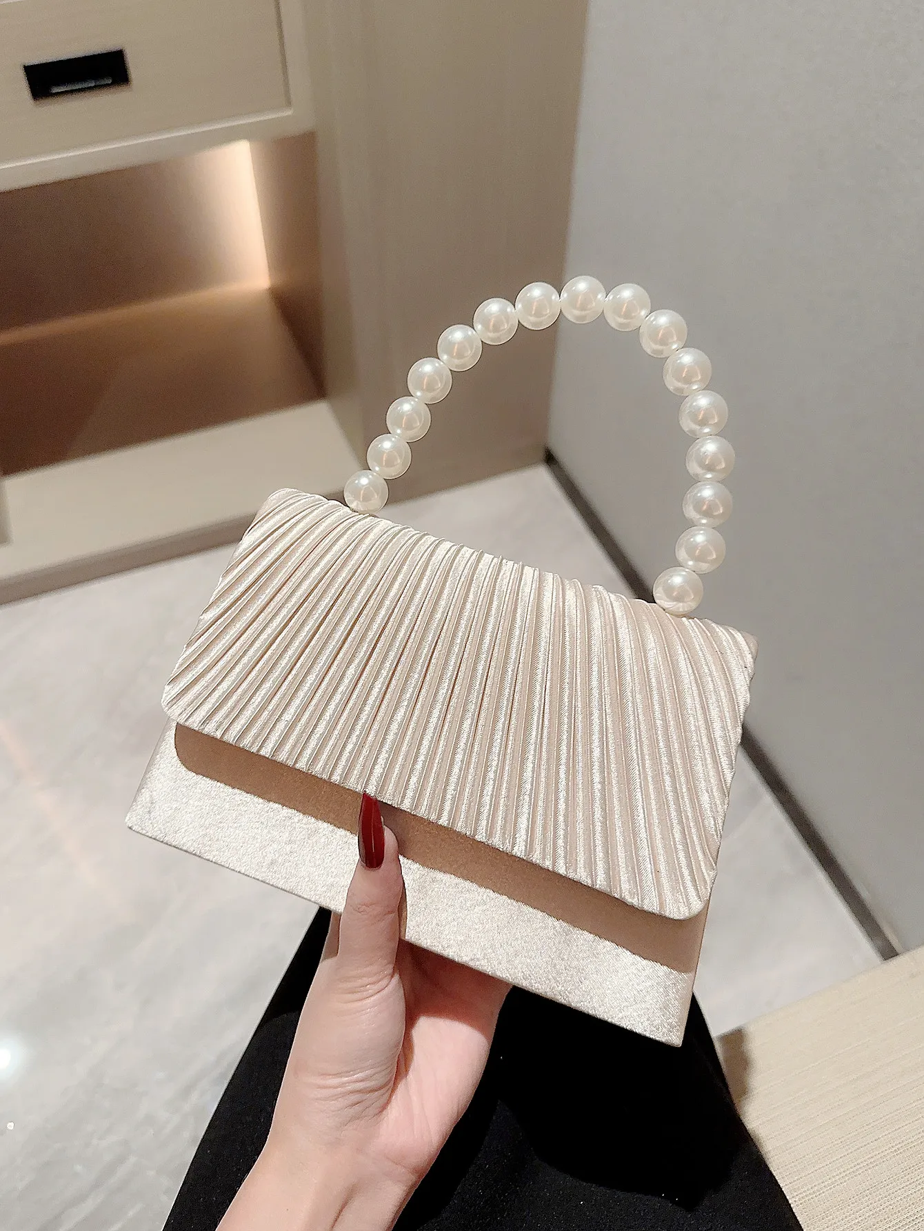 Women's Classic Pleated Satin Handheld Evening Bag Pearl Handle Decorated Dress Bag Evening Bag Chain Bag Wedding Bag Party Pro