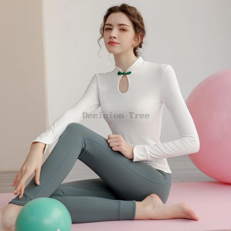 

2025 традиционная китайская одежда для йоги для женщин, осенне-зимний новый комплект одежды для йоги с длинными рукавами для пилатеса и фитнеса с накладкой на грудь