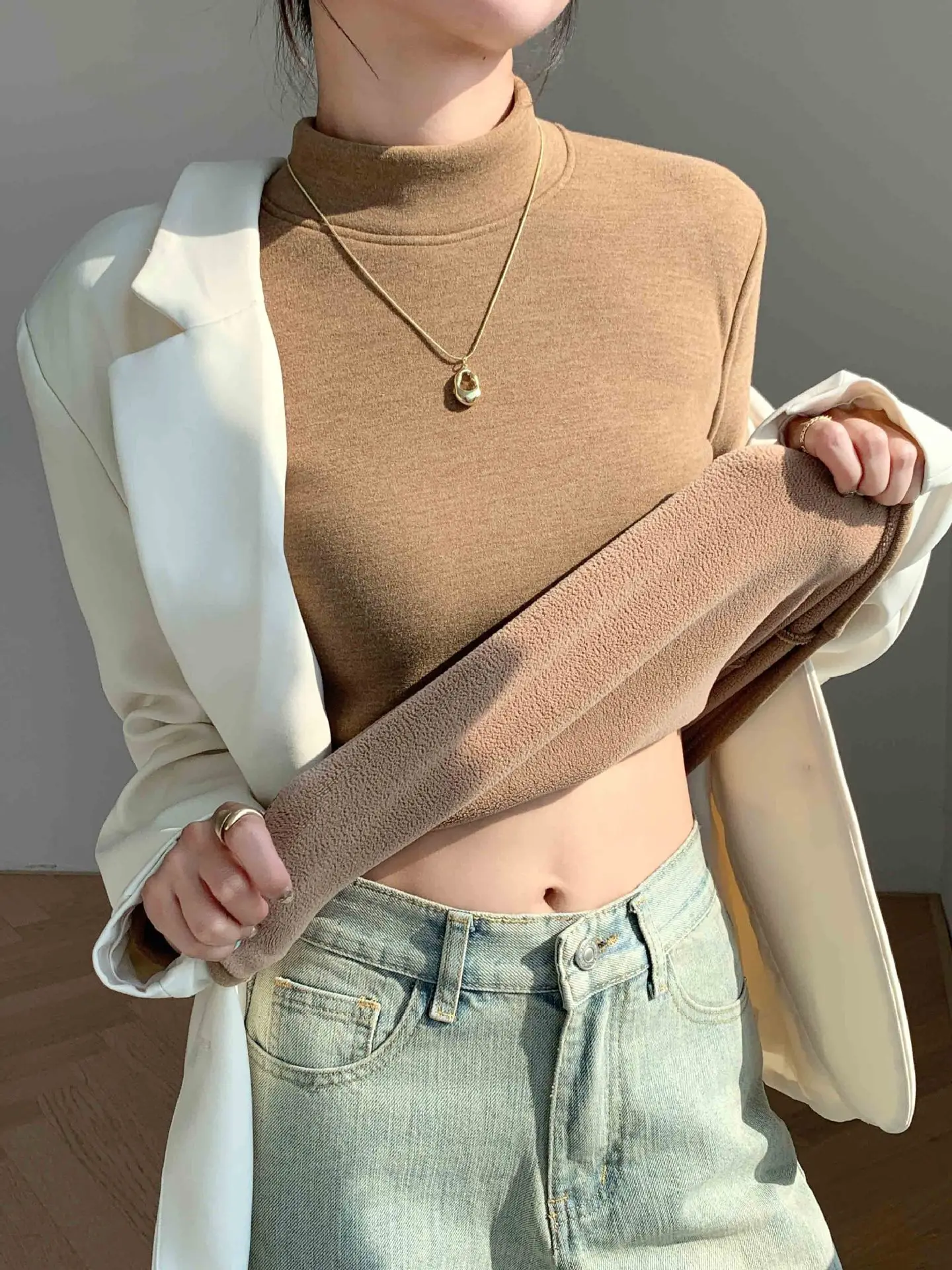 T shirt women 2026 fashion wool semi-high-neck fleece thickened windproof warm long-sleeved top autumn women's clothing