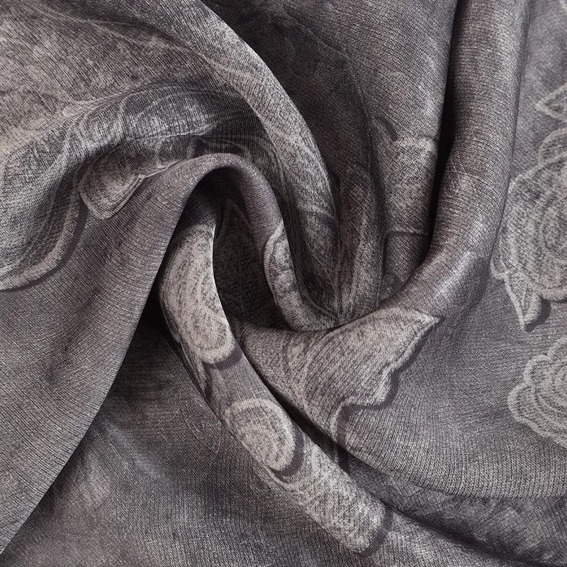 

Spring and summer cheongsam shirt set made of polyester ammonia twill printed fabric with Chinese style