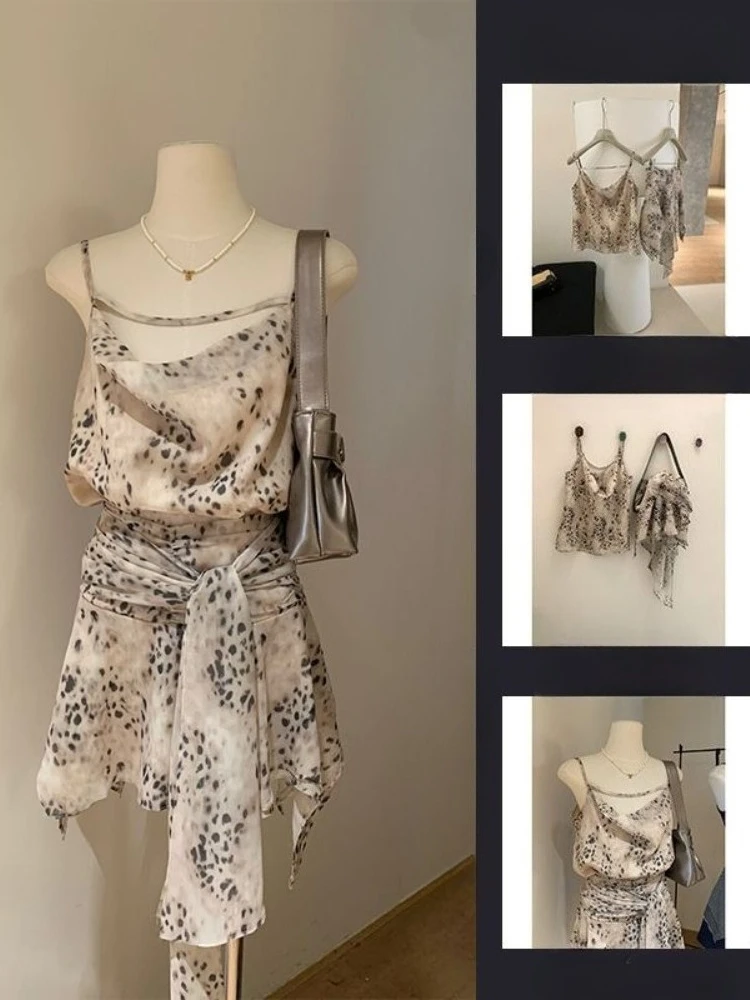 

Винтажный американский комплект 2000-х годов: леопардовый топ-камизол и элегантная мини-юбка в стиле Y2K. Модный корейский комплект в стиле Harajuku для девушек.