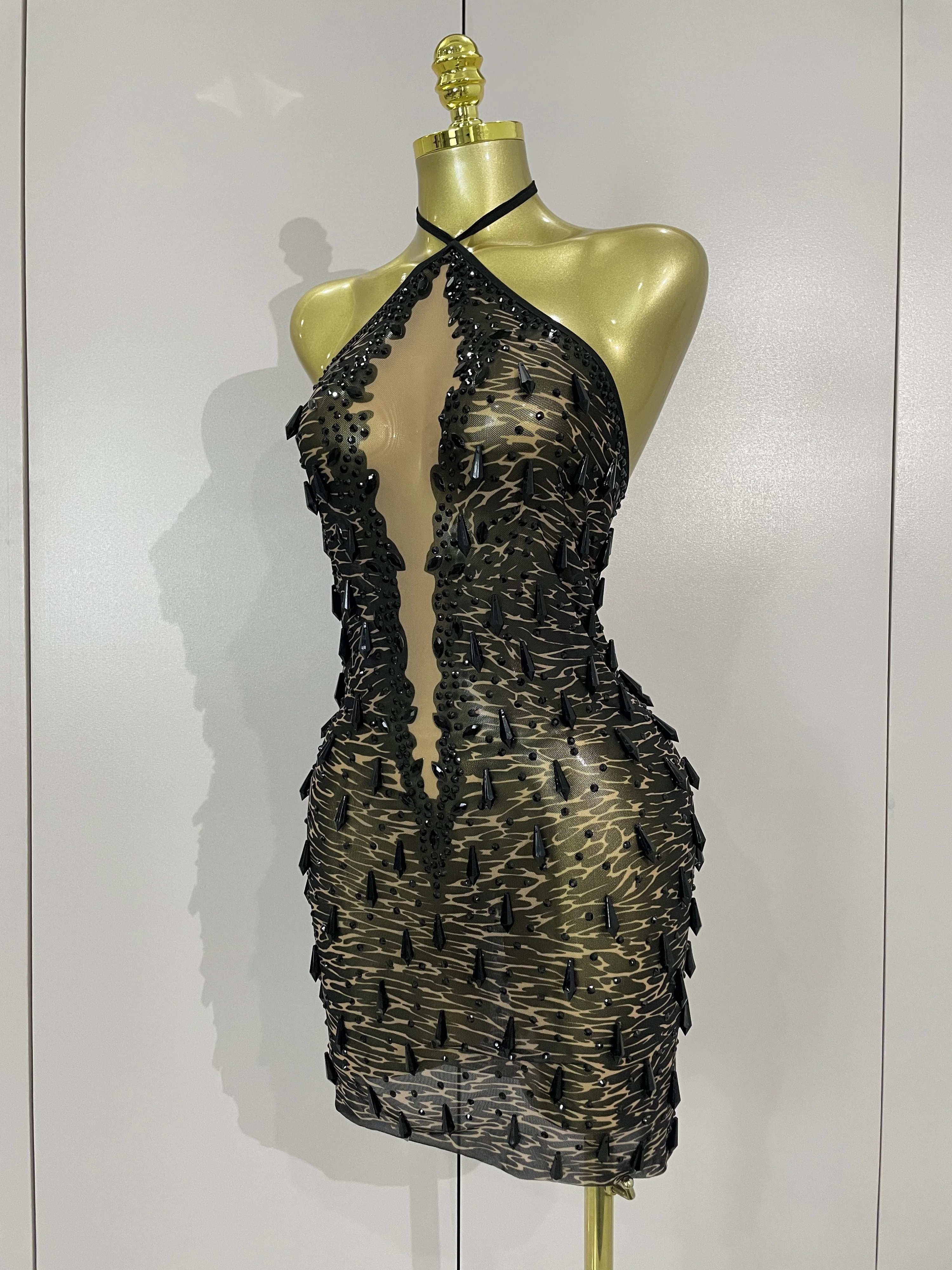 2025, luxuriöses, glitzerndes Diamanten-Sexy-Mesh-transparentes, rückenfreies Minikleid für Damen, Abend, Abschlussball, Geburtstag, Party, Nachtclub, Bar, Bühnenkostüme