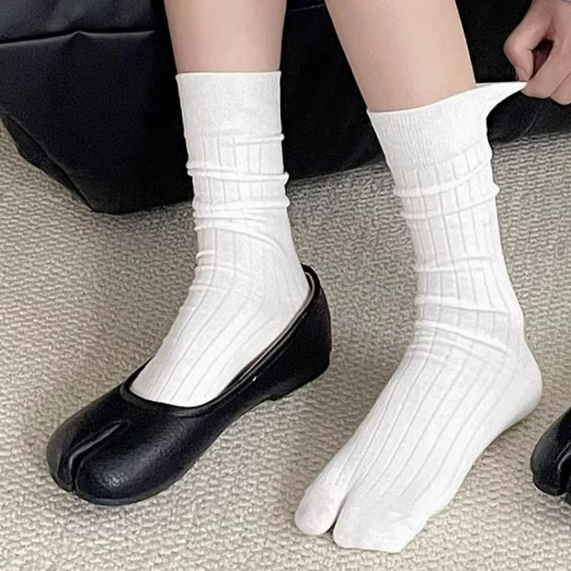 1/2/4pairs Japanese Cotton Split Toe Socks Harajuku Solid Color Two-Toed Sock Unisex Simple Tabi Socks Elastic Long Sock Hosiery