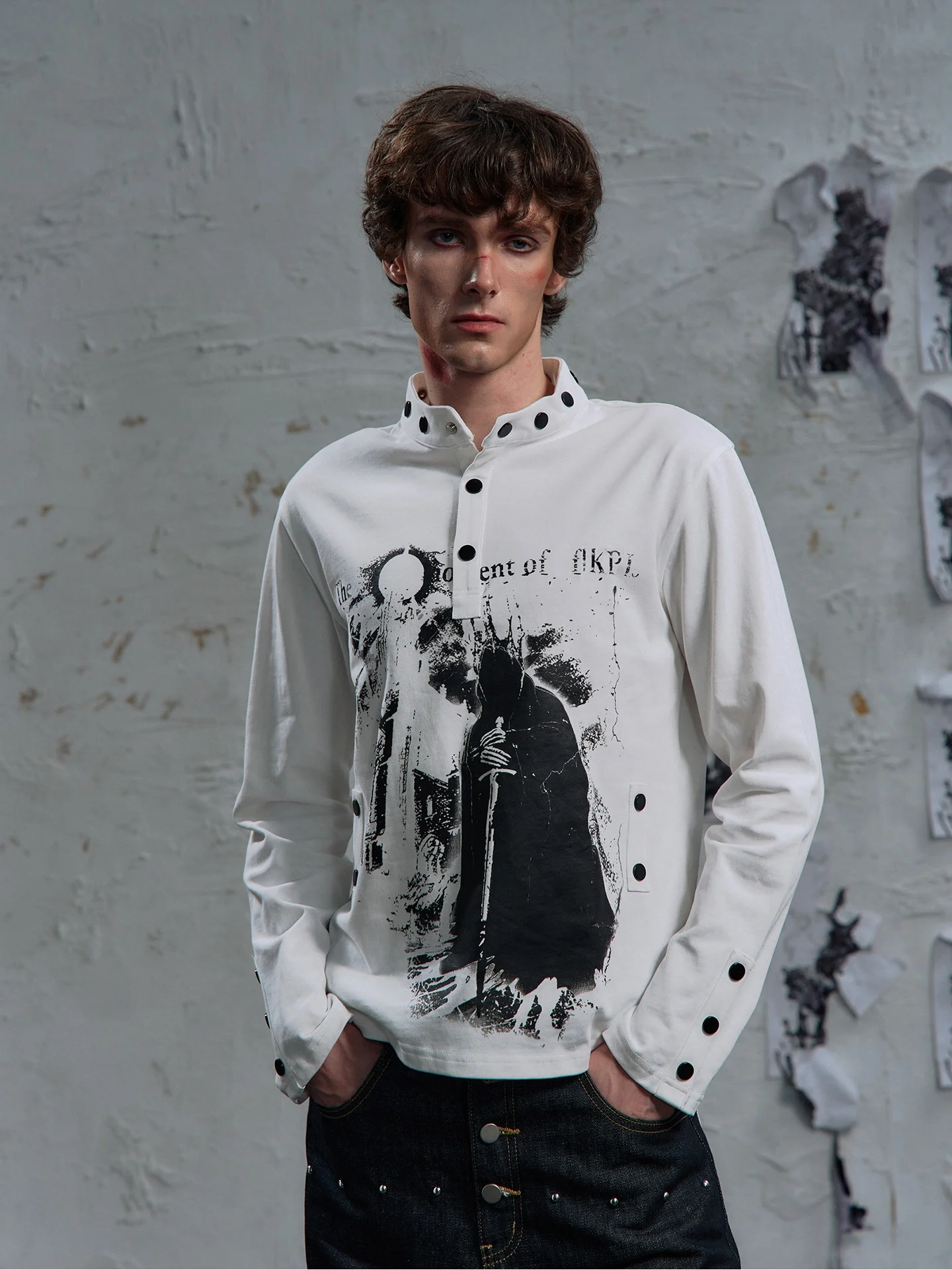 Y2K Subculture Castle Knight Print Long Sleeve T-Shirt Unisex Stand Collar Trendy Visual Brand Men's Base Shirt Autumn