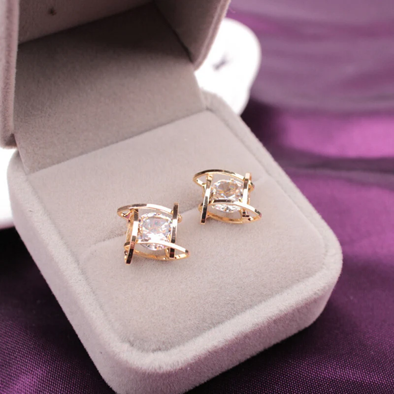 New Fashion Women Earring Hollow Out Square Zircons Earrings Ear Studs Rhinestones Stud Earrings Gold And Classic Colors Jewelry