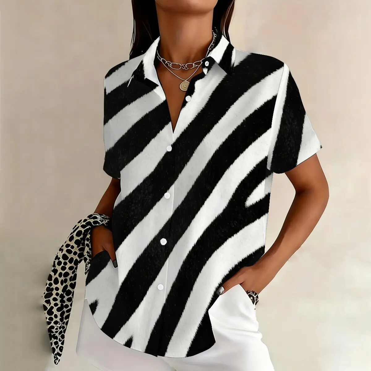 

Летняя женская рубашка больших размеров с короткими рукавами, классические черно-белые полоски, высококачественный цветовой контраст, универсальна для работы.