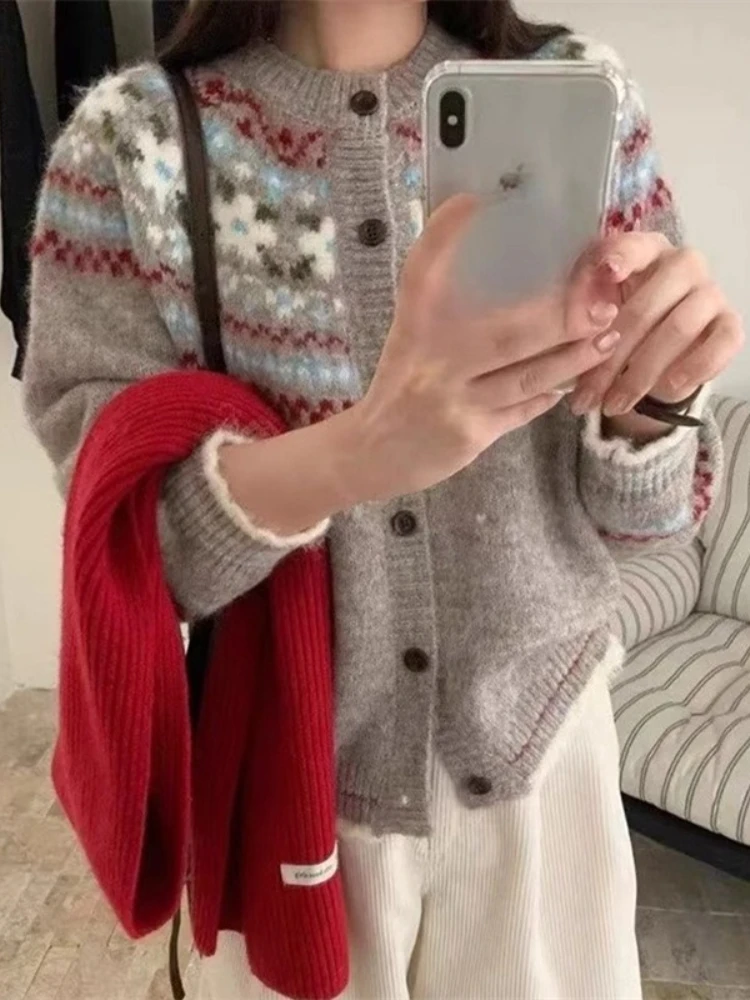 2025 New Women's Autumn Winter Knitted Sweater Vintage O-neck Jacquard Weave Korean Style Cardigan Loose Lazy Knitwear Coat Tops