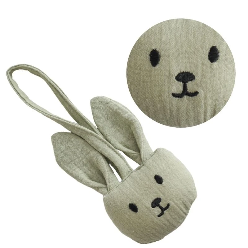 J15U مشبك مصاصة مريح مع قلادة على شكل أرنب حامل حلمة الطفل بجانب السرير #3