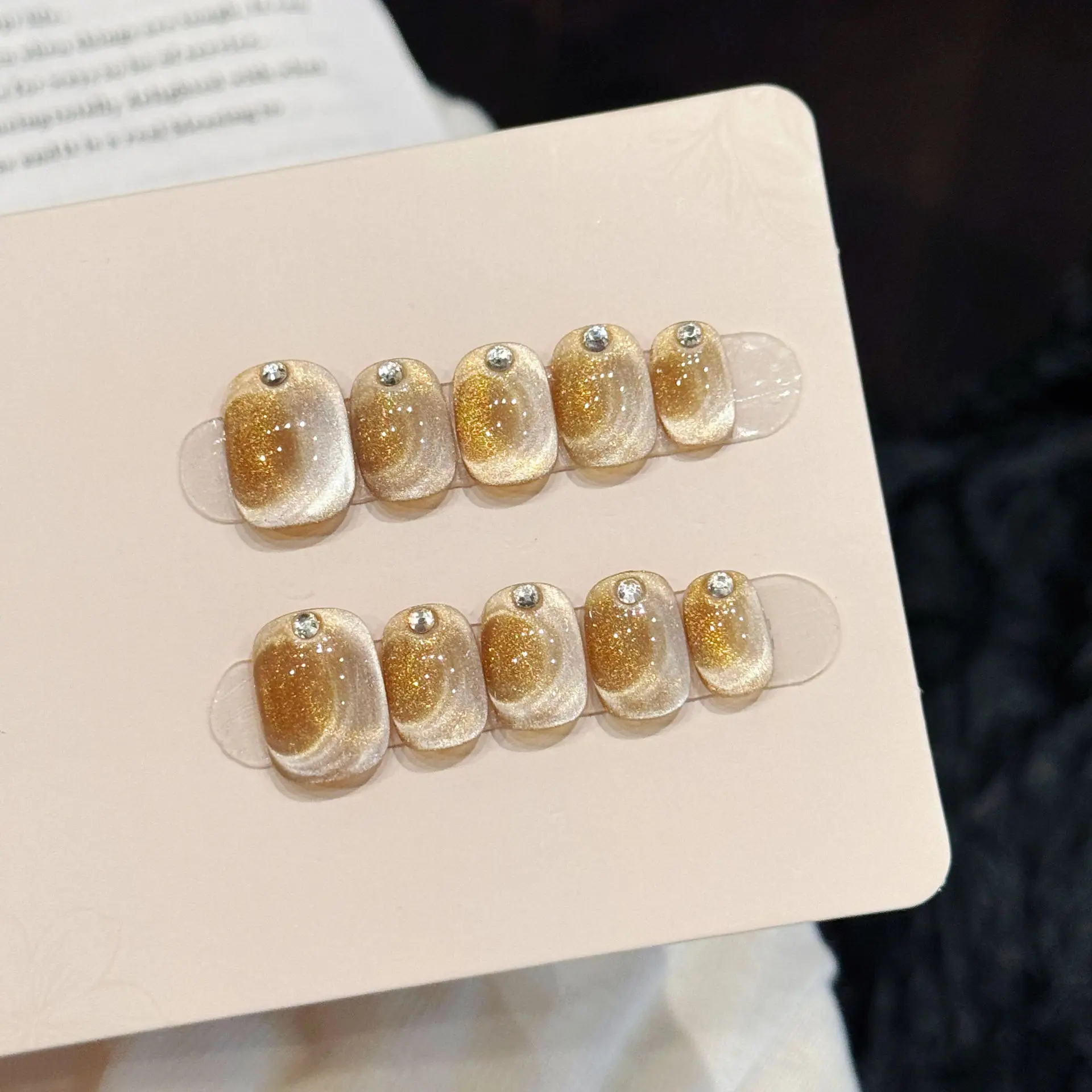 

10pcsHandmade Short Round Press on Nails Shiny Champagne Gold Glass Bead Cat's Eye Rhinestone Decor Fake Nails Wearable Nail Art