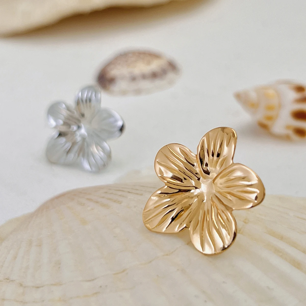 Ingemark 1PC Simple Metal Starfish Flower Ear Cuff for Women Non Piercing Fake Cartilage Moon Scallop Clip Earrings Jewelry Gift image 6