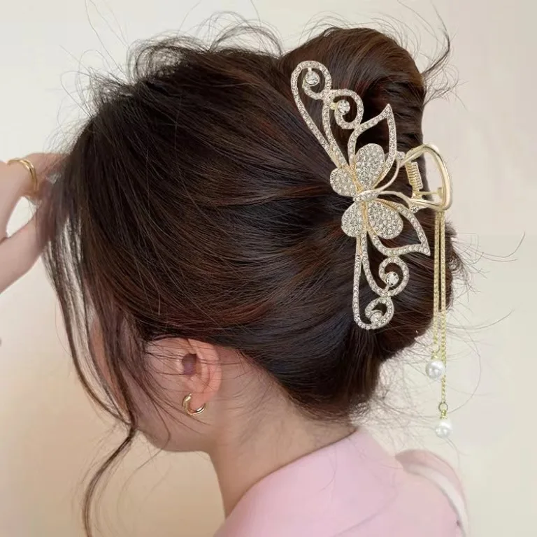 

Новая женская повседневная универсальная бриллиантовая кисточка с полой бабочкой, модный зажим для аксессуаров для головных уборов