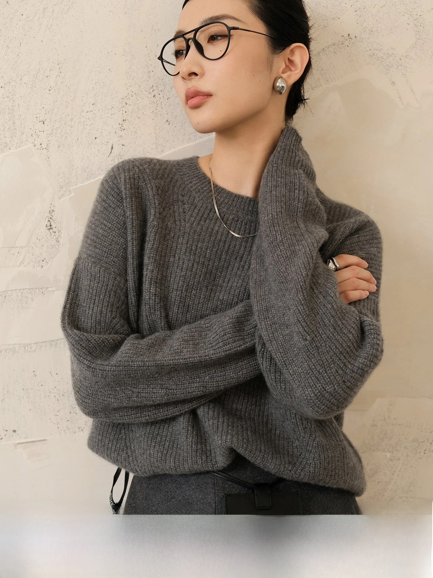 

ey Sle eep Camere Loose Fit round Ne Knitted Sweater Versatile All Seasons Warmth Pure Color Commute Faion Women...