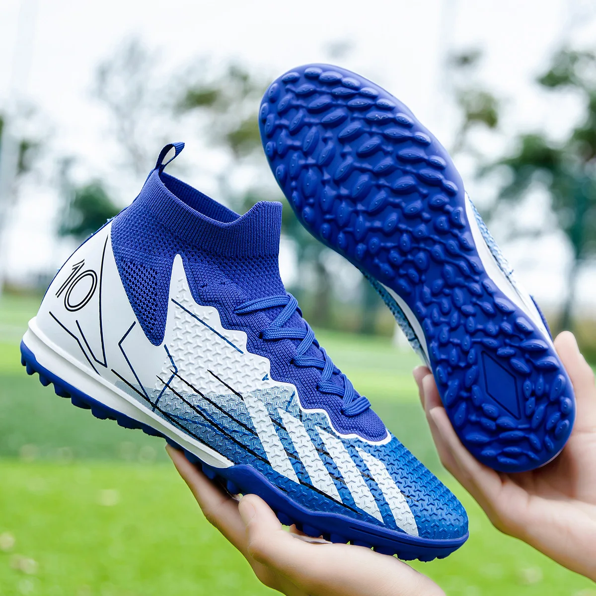 

2024 Men's Soccer Shoes Large Size Ultralight Football Boots Boys Sneakers Non-Slip AG/TF Soccer Cleats Ankle Boots Unisex