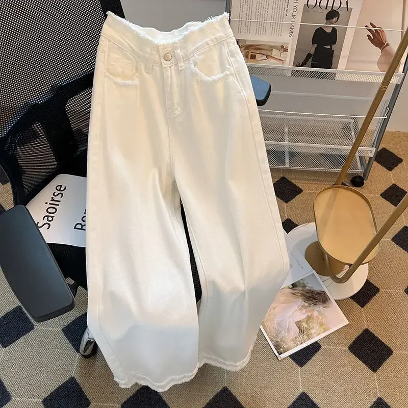 Jeans larghi bianchi stile coreano Donna Primavera Estate Vita alta Pantaloni a gamba larga con bordo grezzo Pantaloni lunghi in denim sottile tutto abbinato