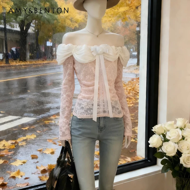 Frans ontwerp sexy off-shoulder kant-splicing damestop 2026 lente herfst nieuw strik afslankend jeugdig zacht T-shirt dames