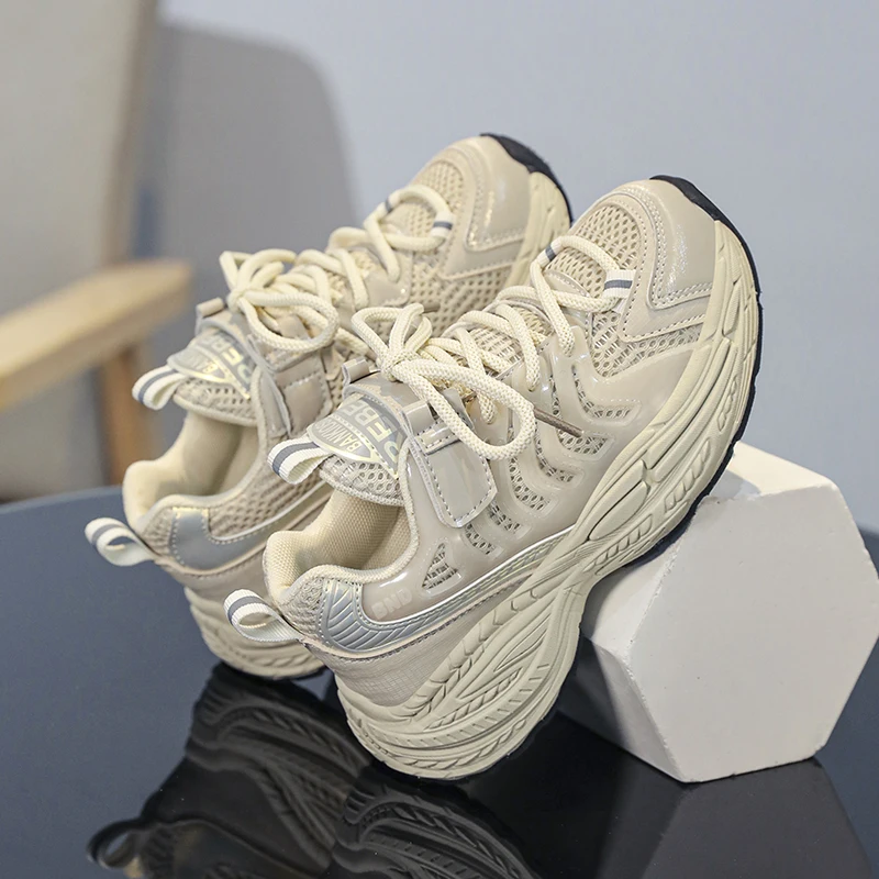 

2025 New ultra-light running shoes for boys mesh breathable children students shock-absorbing carbon plate sneakers