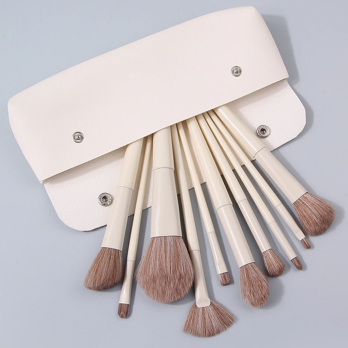 11PCS Beginner Makeup Brush Set with makeup bag, soft bristle blush brush, eyeshadow brush, portable travel makeup tools