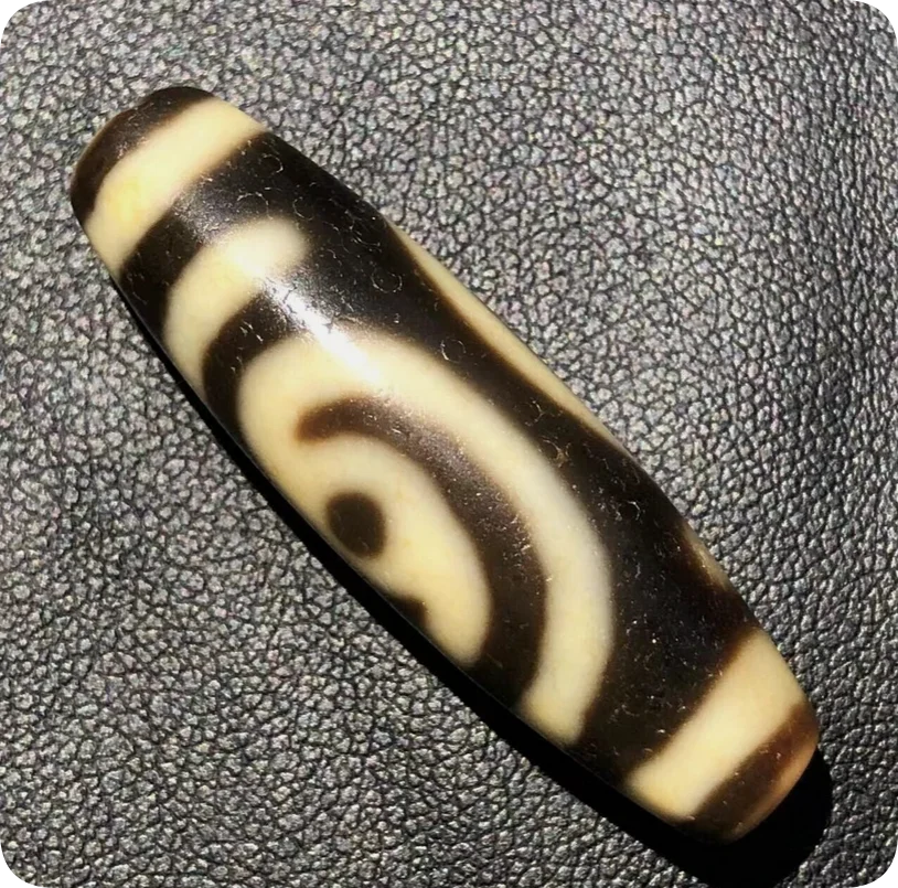 unique Magical Tibetan Old Agate Ivory Color Special pattern Totem dZi Bead