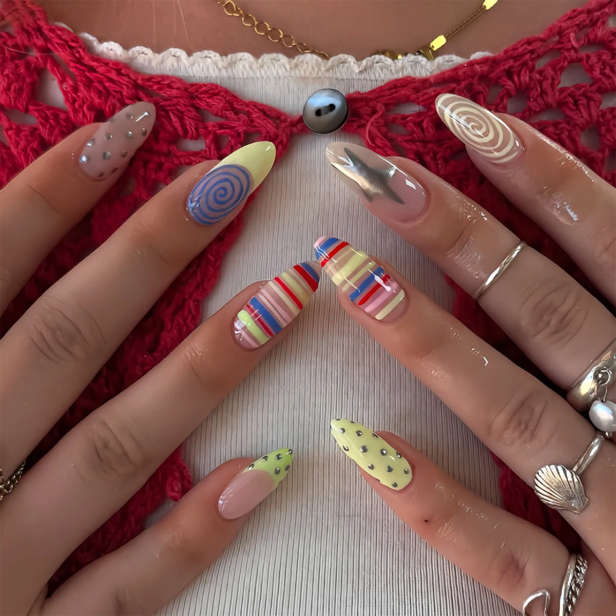 24 faux ongles en forme d'amande, motif étoiles et pois, style Y2K, tendance INS, à presser, pour l'été