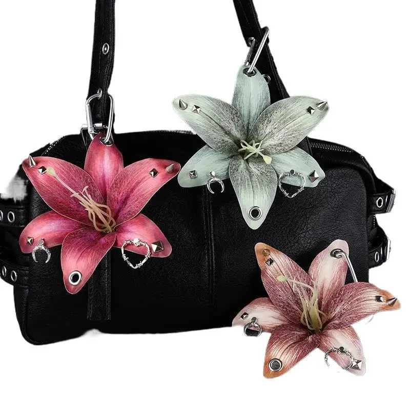 1 قطعة الإبداعية زنبق محاكاة زهرة المفاتيح قلادة ظهره اكسسوارات الديكور الهدايا