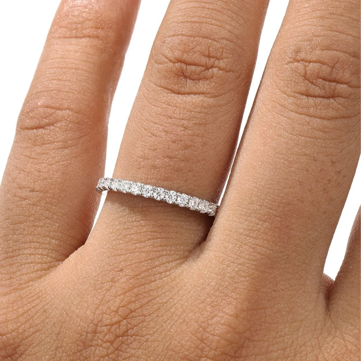 

925 sterling silver inlaid circular moissanite women's ring, fashionable, elegant and unique jewelry, the best gift for girlfrie
