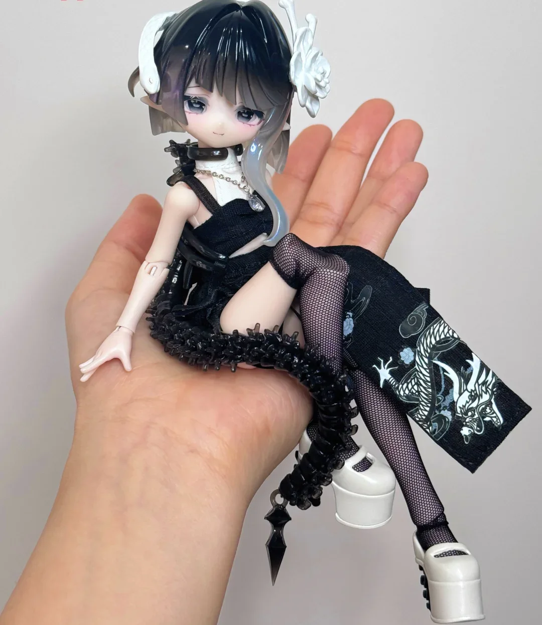 

Новая подвижная кукла Mystery Box в змеином стиле 1/8 Electronic Pet Bjd Original Come4free Ocean Gem Series Dress Up Doll Ornament