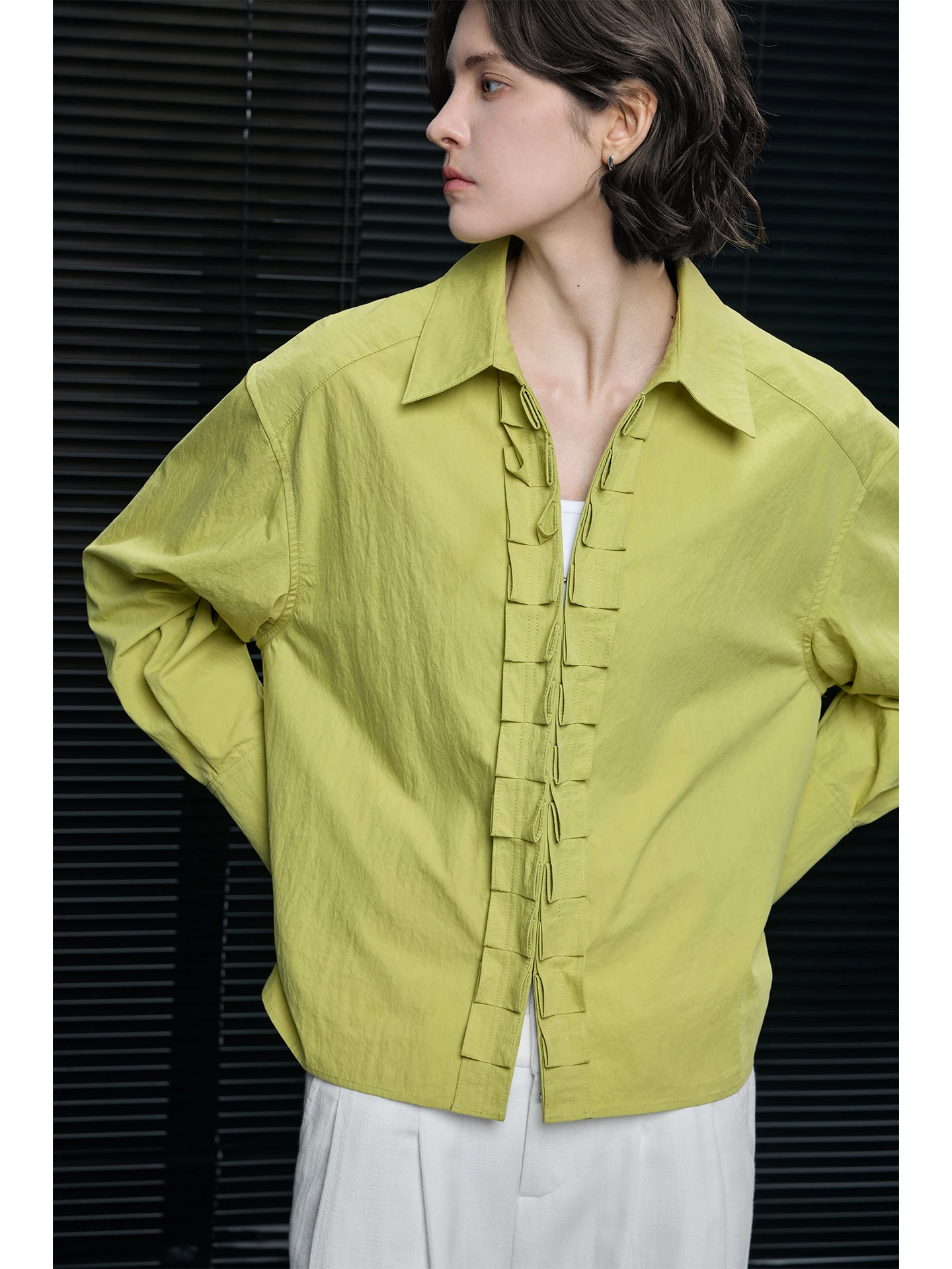 

Весна 2026: Женское длинное пальто с цветочным декором, уникальный модный дизайн, уличный стиль, свободный крой, хлопок/нейлон