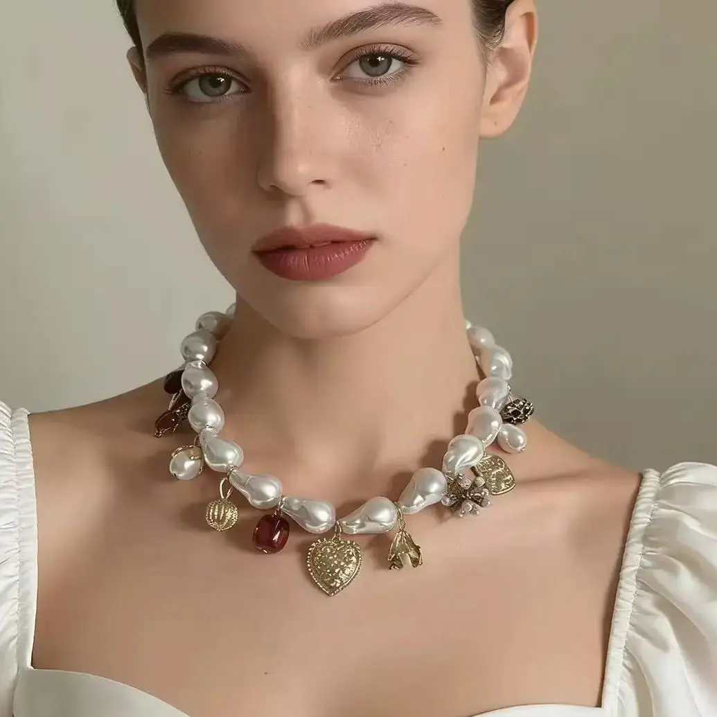 

Zvojio Baroque Imitation Pearl Heart-shaped Geometric Choker Necklace