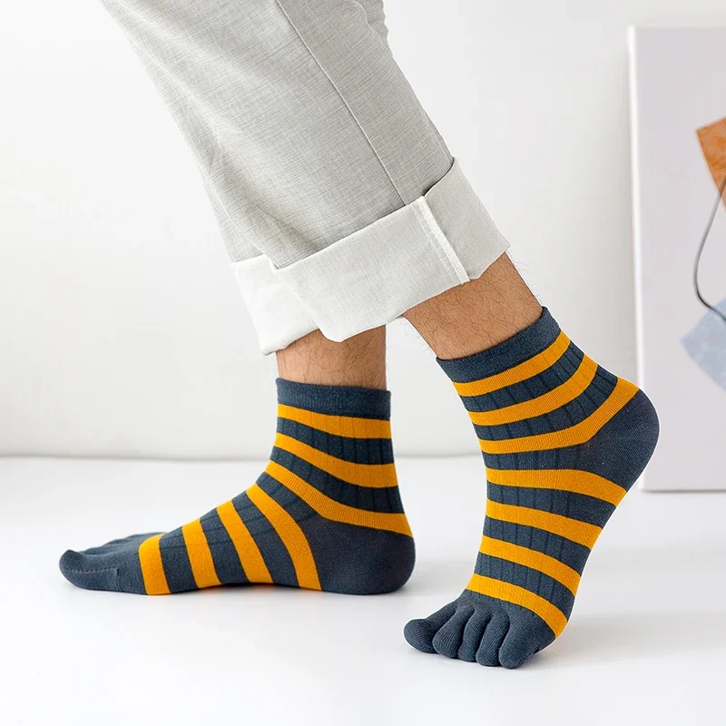 Five Finger Socks Men's Middle Tube Pure Cotton Autumn, Winter And Spring Sports Socks Retro Color Split Toe Socks