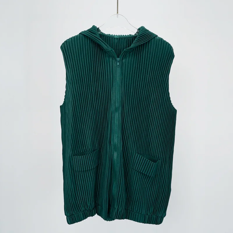 

Однотонный плиссированный кардиган без рукавов с капюшоном, женские топы Miyake, новинка лета 2025, модный дизайн, удобная повседневная куртка