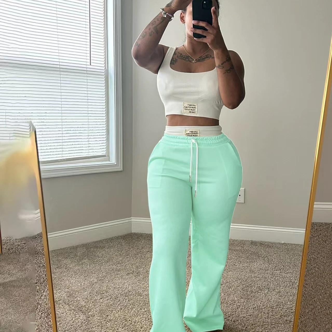 

Модные спортивные комплекты из 2 предметов, женский наряд, однотонная майка без рукавов + лоскутные широкие брюки на шнурке, спортивные костюмы, новинка