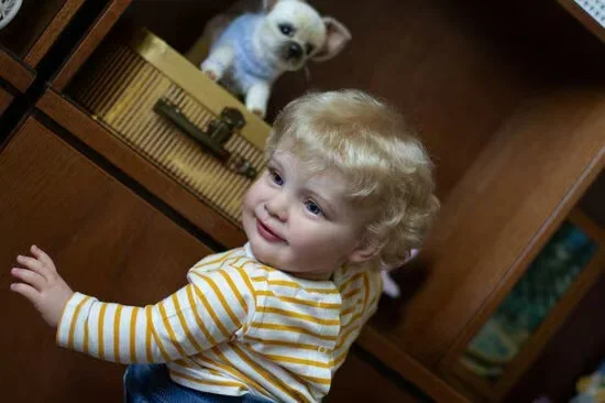 EGO مخصص محدود العرض 26 بوصة تولد من جديد الطفل زوي مع الشعر الجذور يدويا الانتهاء بالفعل مع فستان مختلف عيد الميلاد