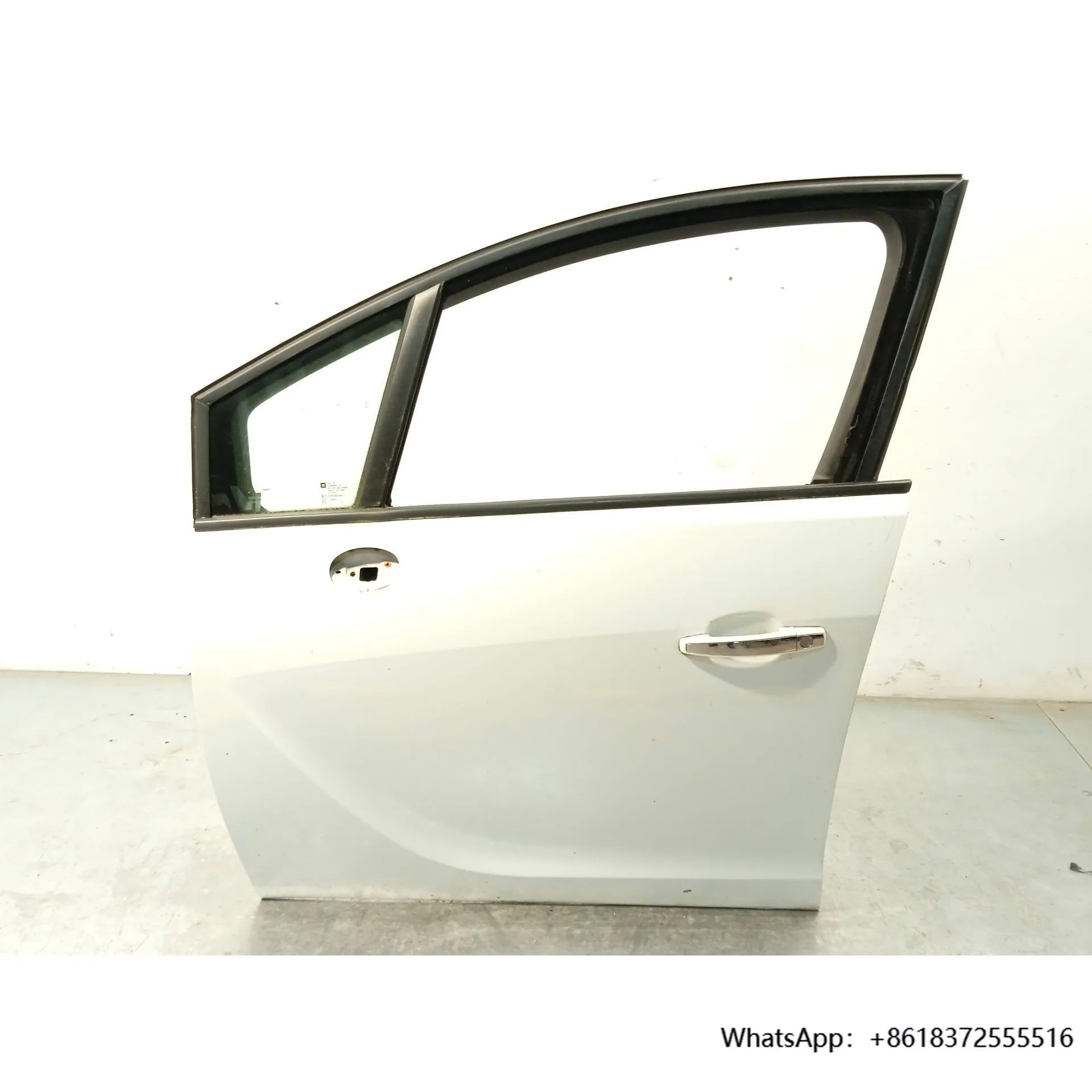 

daOPEL Used Left Front Door 7735840 New Condition Chevrolet & Daewoo Car Door Handle
