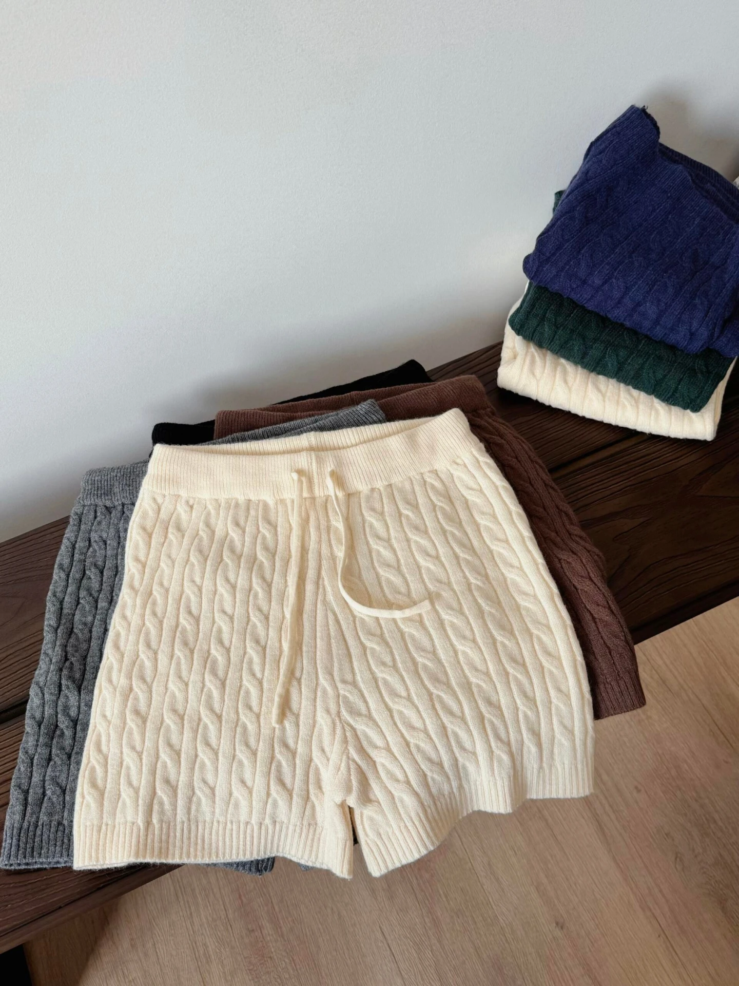 

Утепленные вязаные брюки для женщин: осенне-зимние, свободные, стройнящие, повседневные, для активного отдыха, маленькие размеры, удобные, для досуга