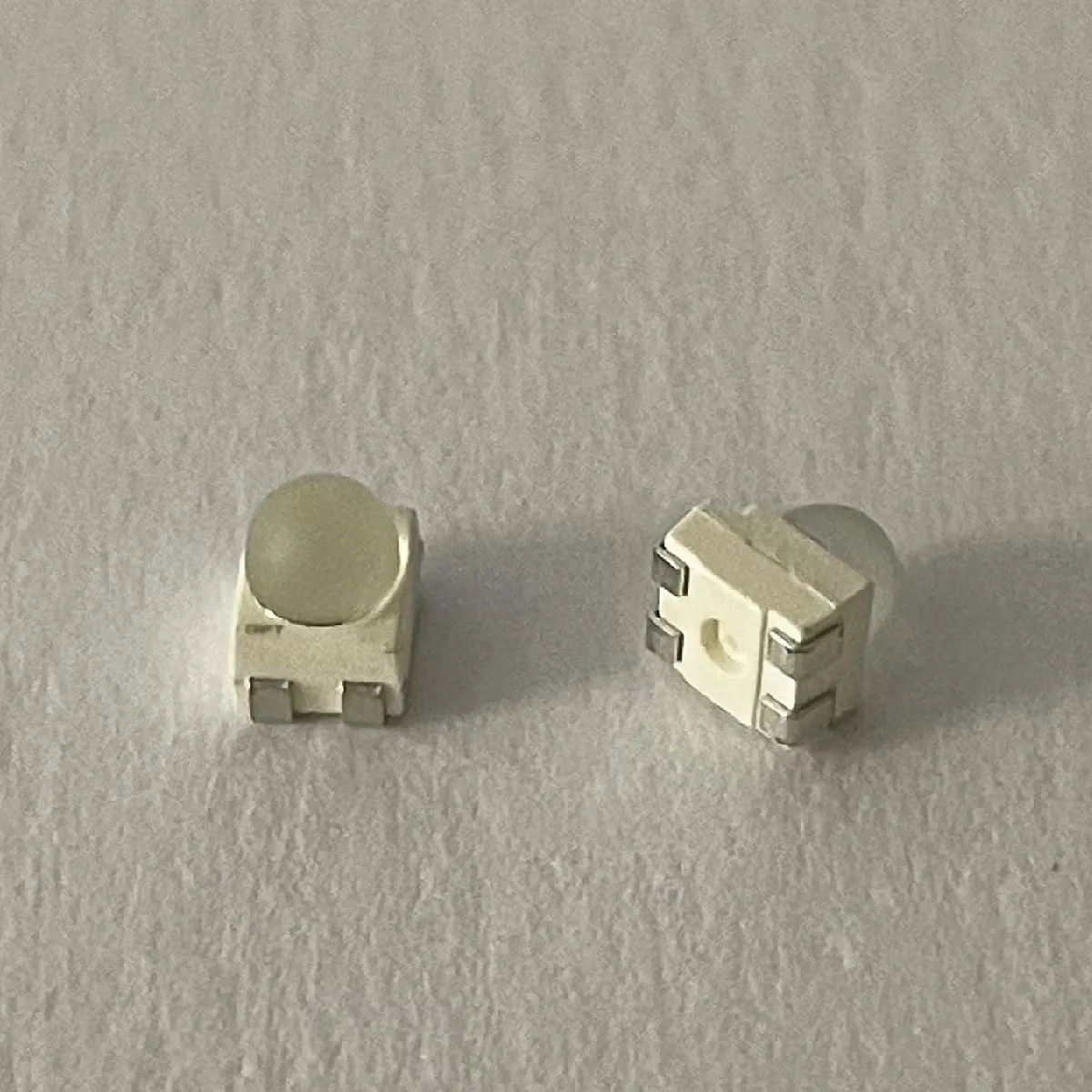 50PCS LAE65F LYE65F LSE65F 3528 SMD LED WITH LENS PLCC-4 COMMON CATHODE 50mA  60 degrees beam angle LA LS LY E65F