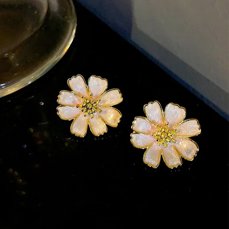 Daisy Pink Color Sakura Stud Earrings for Women Korean Lovely Temperament Special Brincos Wedding Jewelry Wholesale Girl Gift