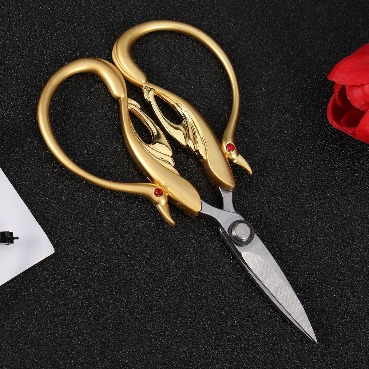 خمر الفولاذ المقاوم للصدأ مقص تطريز مقابض مريحة صغيرة الحجم غرامة التطريز دائم كفاءة الخياطة صياغة الفن #4