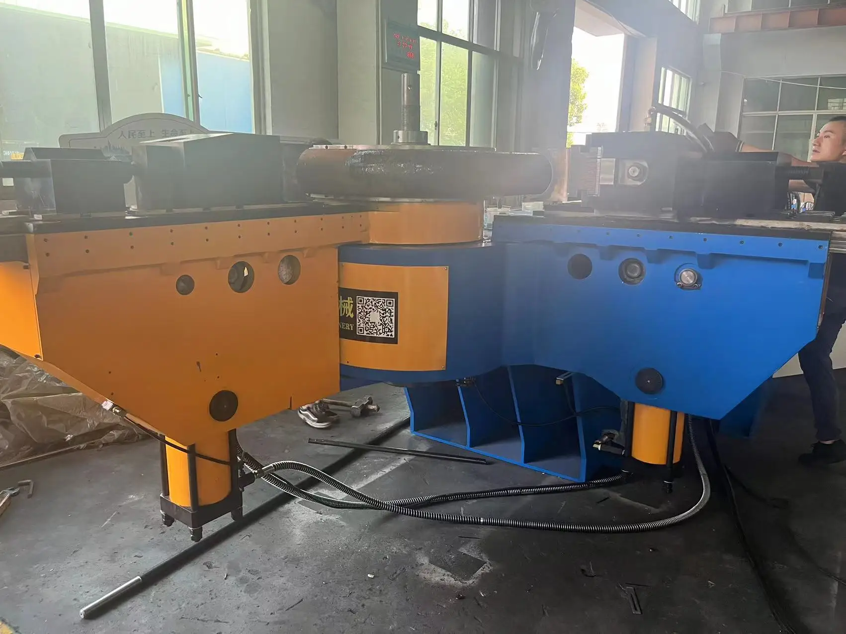 Macchina piegatubi per tubi e tubi per piegatubi 168NC Ss per l'industria dell'edificio di navi