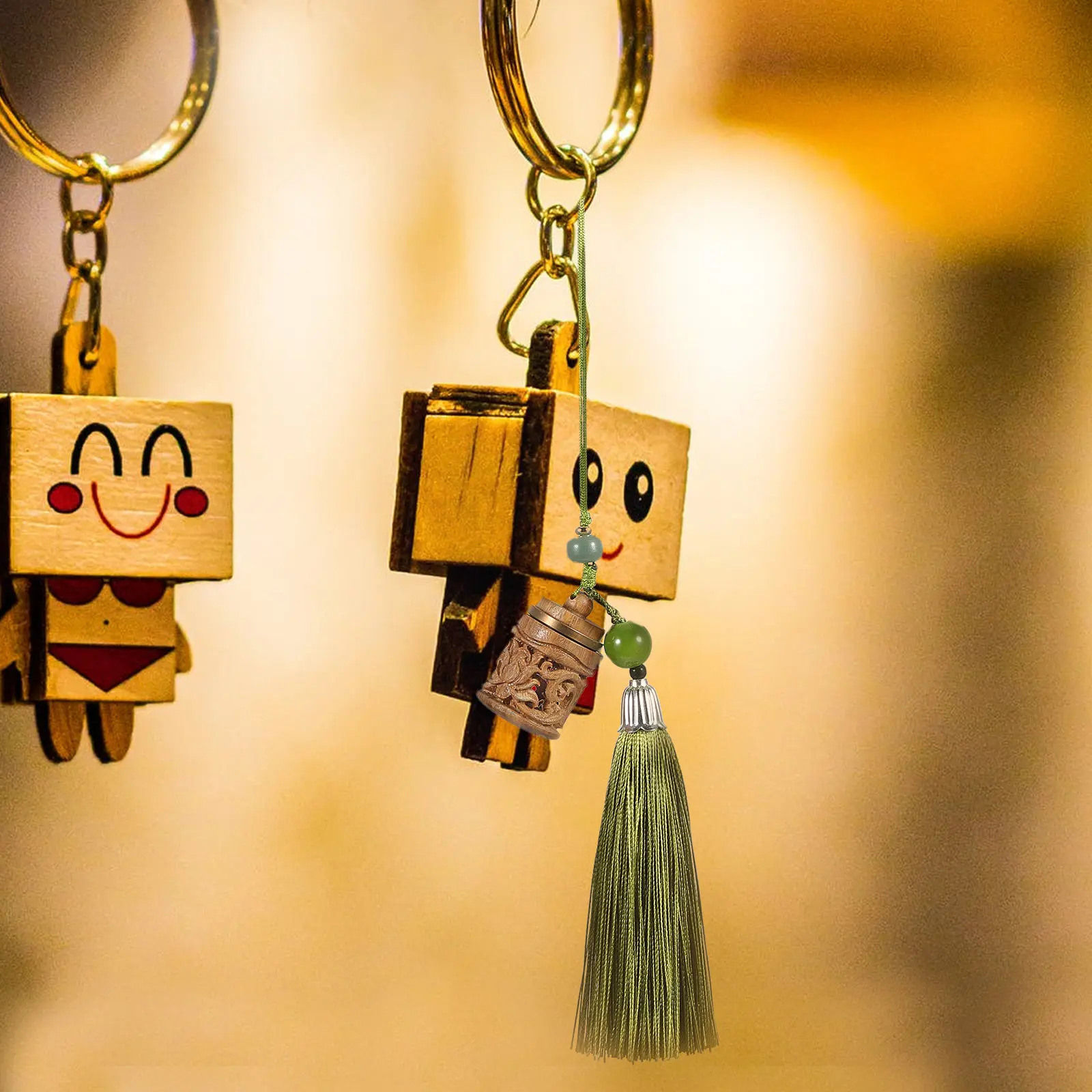 

1Pcs Hanging Pendant Light Brown Hollow Sachet Pendant Aromatherapy Keychain Mobile Phone Lanyard Charm Phone Lanyard Decor