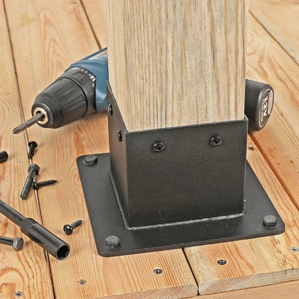 야외 건설용 녹 방지 금속 브래킷, 고강도 블랙 목재 기둥 베이스, 내구성 있는 파빌리온 지지대 하드웨어