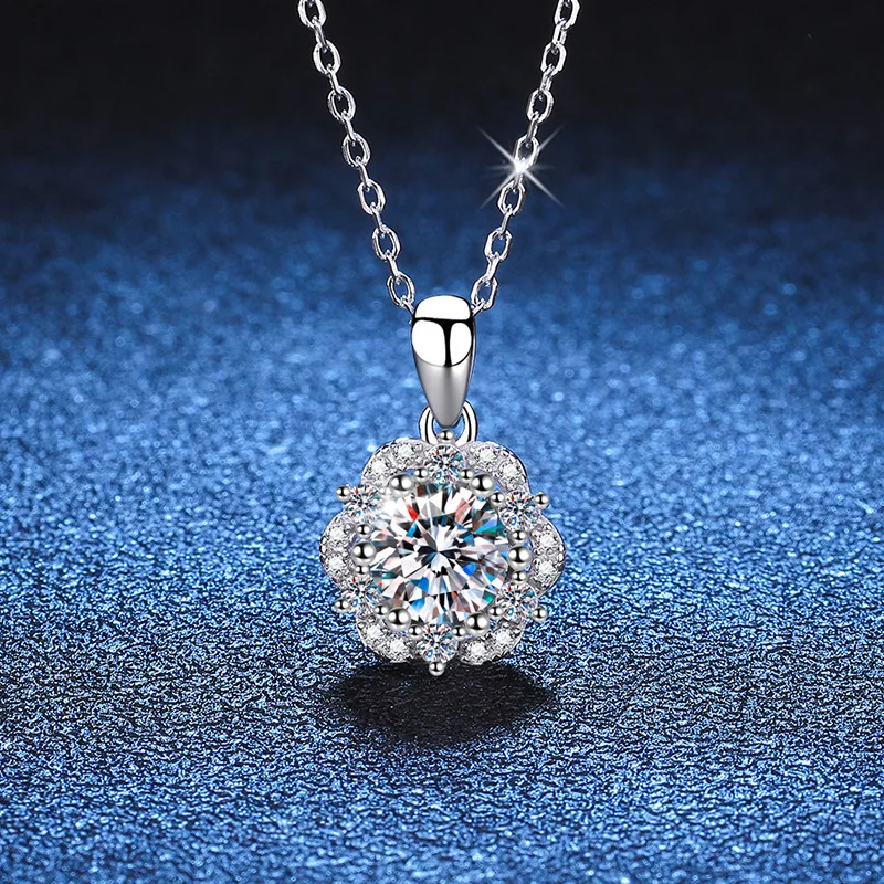 S925 Sterling Silver Pendant Moissanite Necklace Rose Luxury Earrings 1 carat D color Moissanite diamond necklace