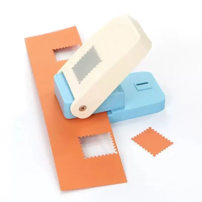 Nieuwe 3.8x3.2 cm Stempel vorm Craft Punch Embossing Machine Ronde Perforator Getande Puncher Embosser