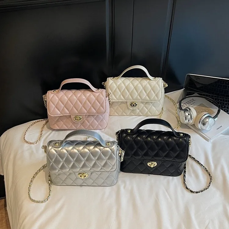 

‌2025 Quilted Chain Shoulder Bag for Women - Summer Trendy Crossbody Purse with Diamond Stitch, Versatile Day To Night Bag