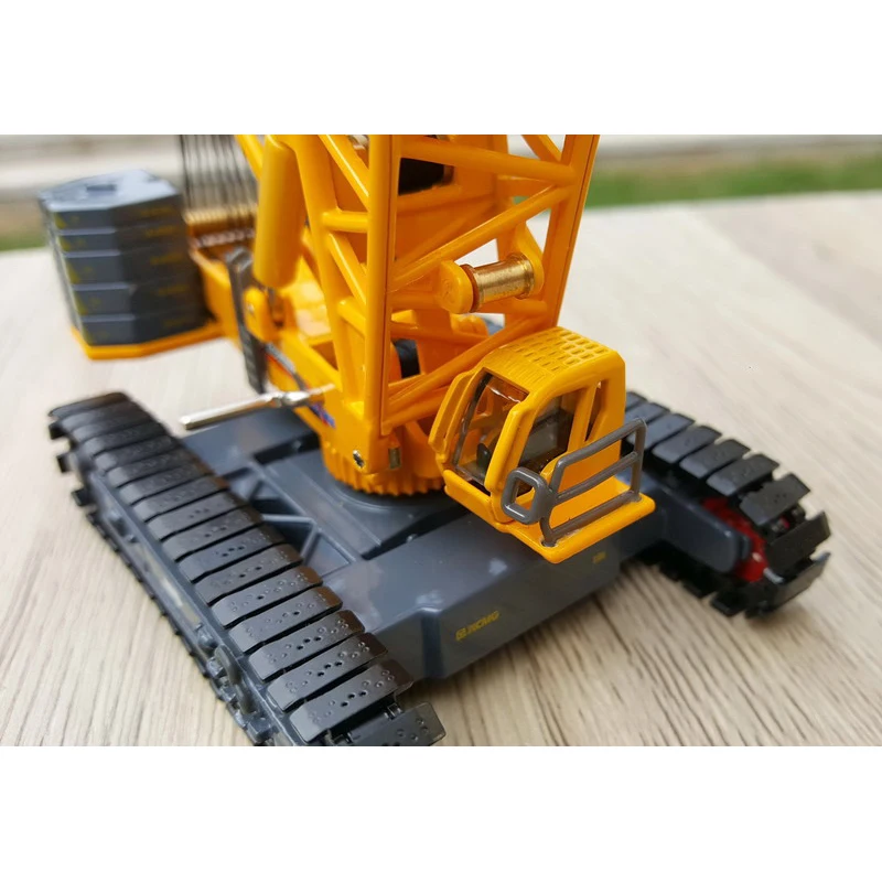 Diecast 1:120 Scale XCMG XGC260 Ton Crawler Crane Hydraulic Crane Tower Alloy Engineering Machinery Model Collection Souvenir