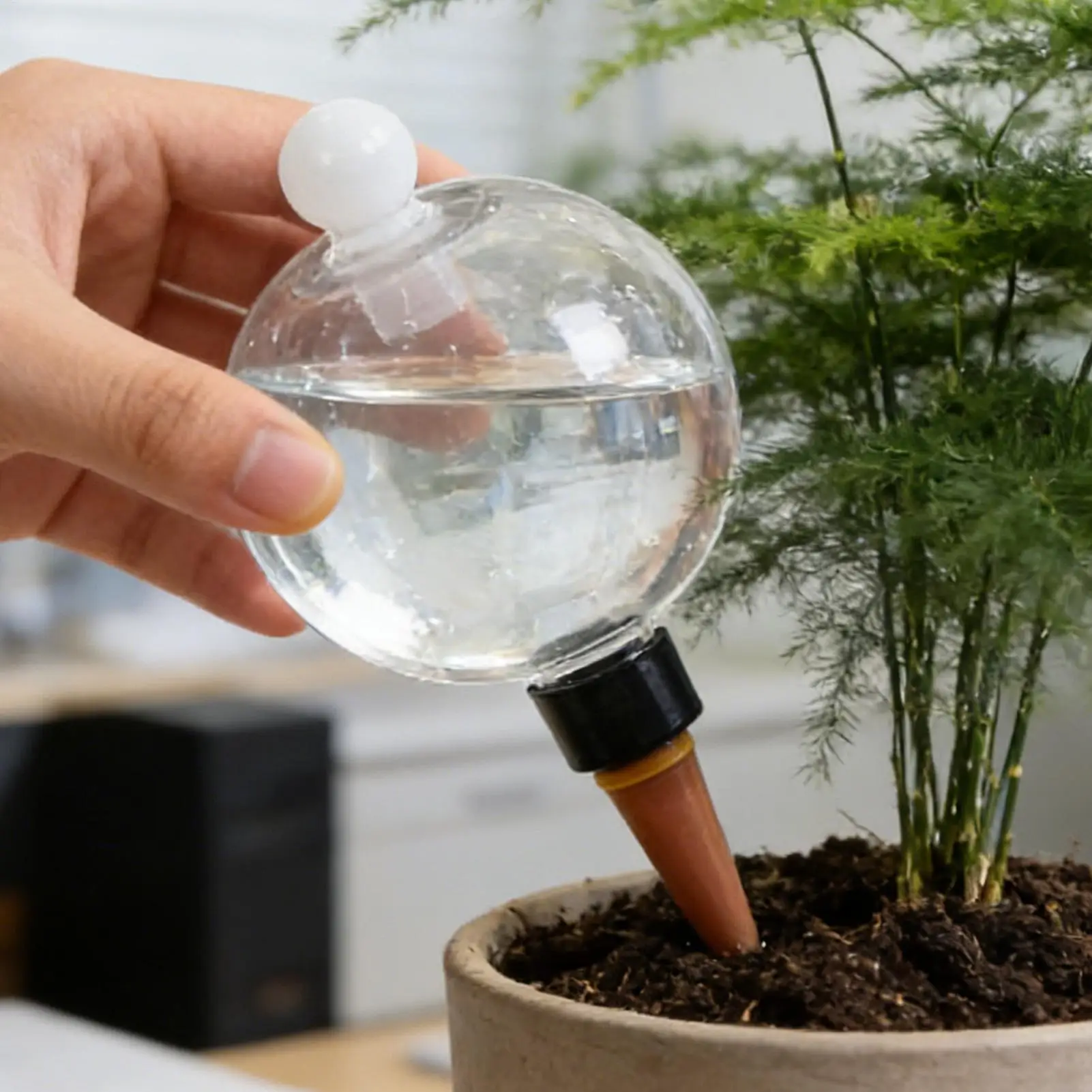 Watering Bulbs 4 Pieces 500ml With Lid Insert Water Globes Plant Watering Devices For Indoor Outdoor Home Yard Patio Porch Pots