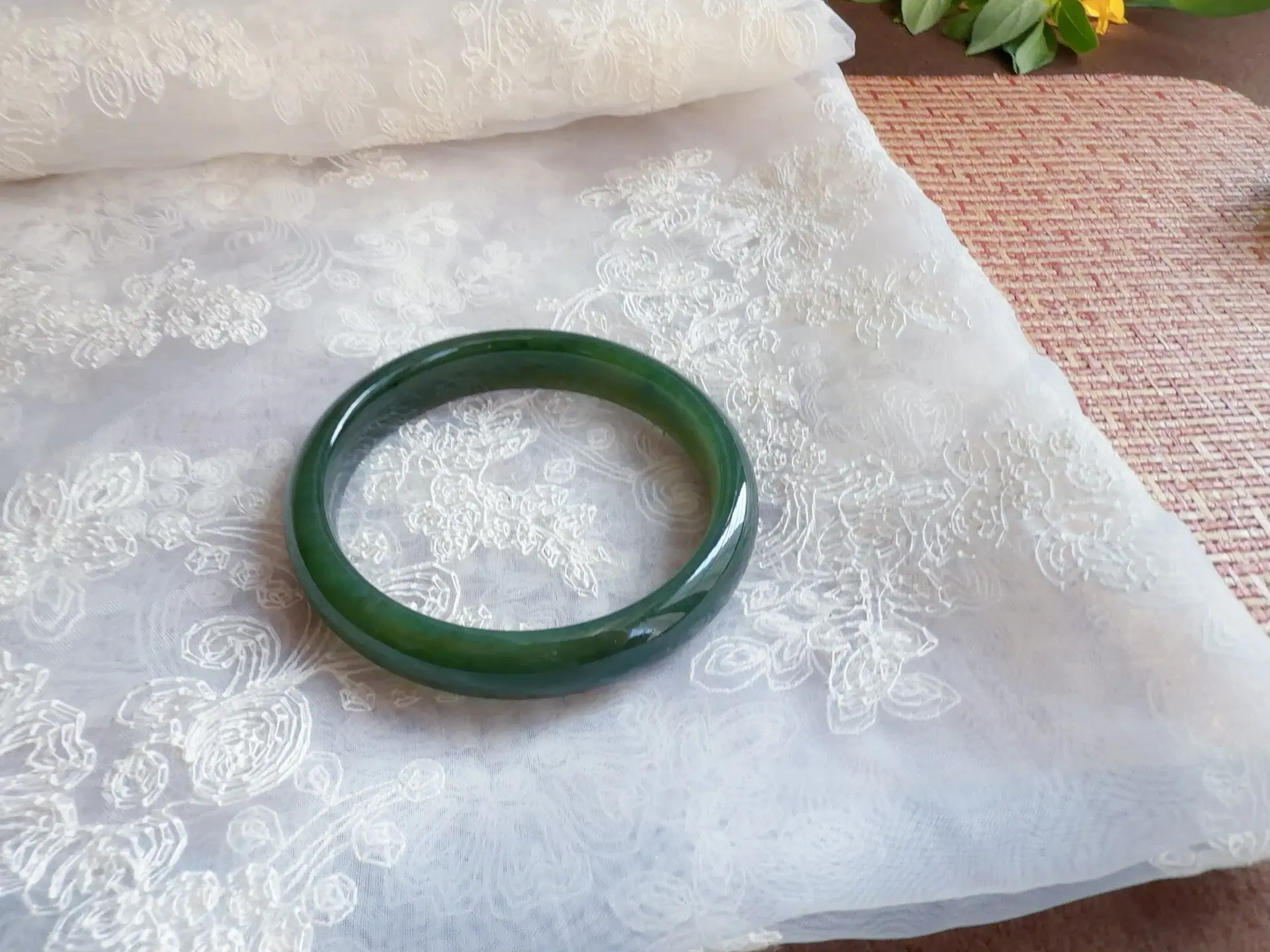 

8 Genuine Myanmar jadeite bracelet women's round bar girl jade bracelet natural spinach green