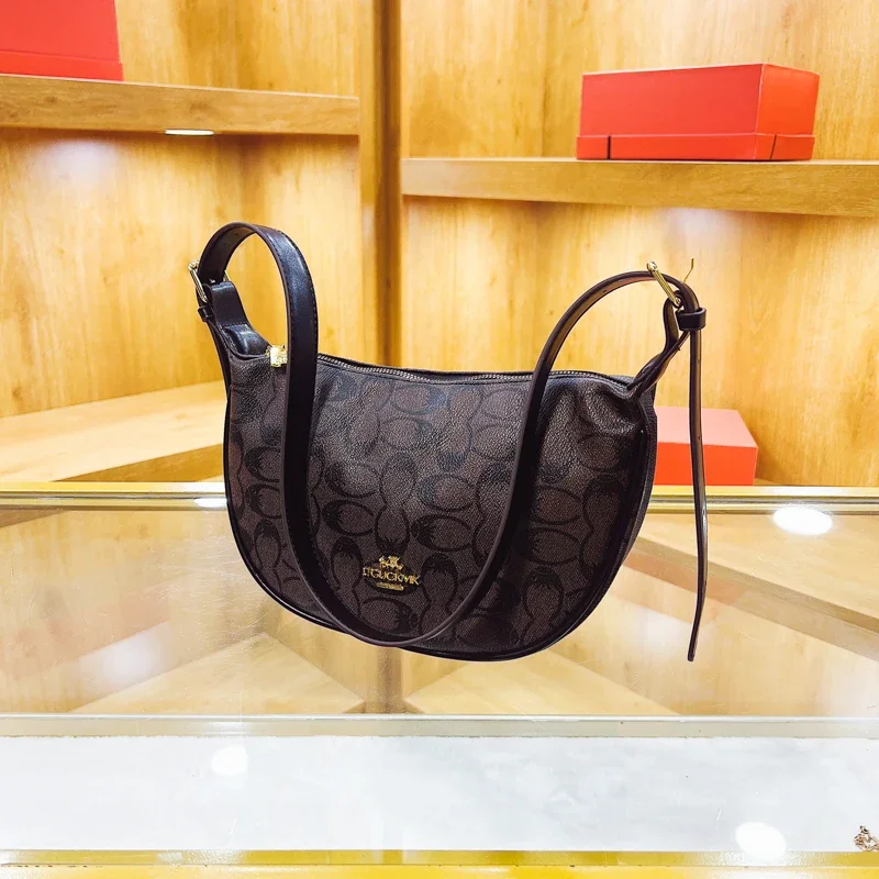 

Fashionable Crossbody-Bag For Women Lightweight And Compact With Chain Strap Leather Material Practical Everyday Carry