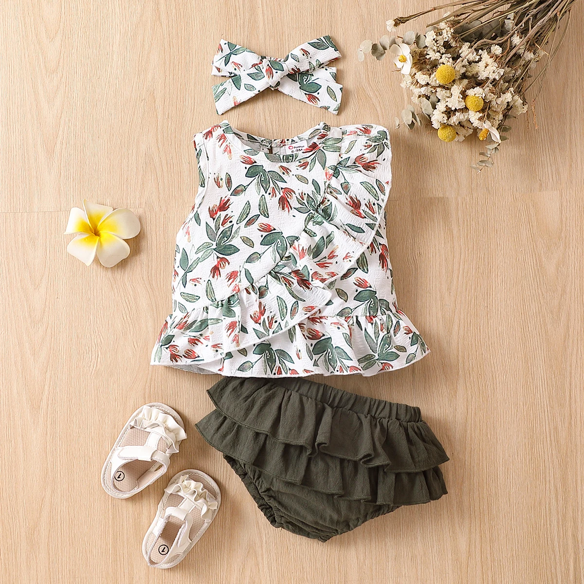 PatPat 2pcs Baby Girl 100% Cotton Pleated Shorts & Plant Floral Print Ruffled Tank Top & Headband Set