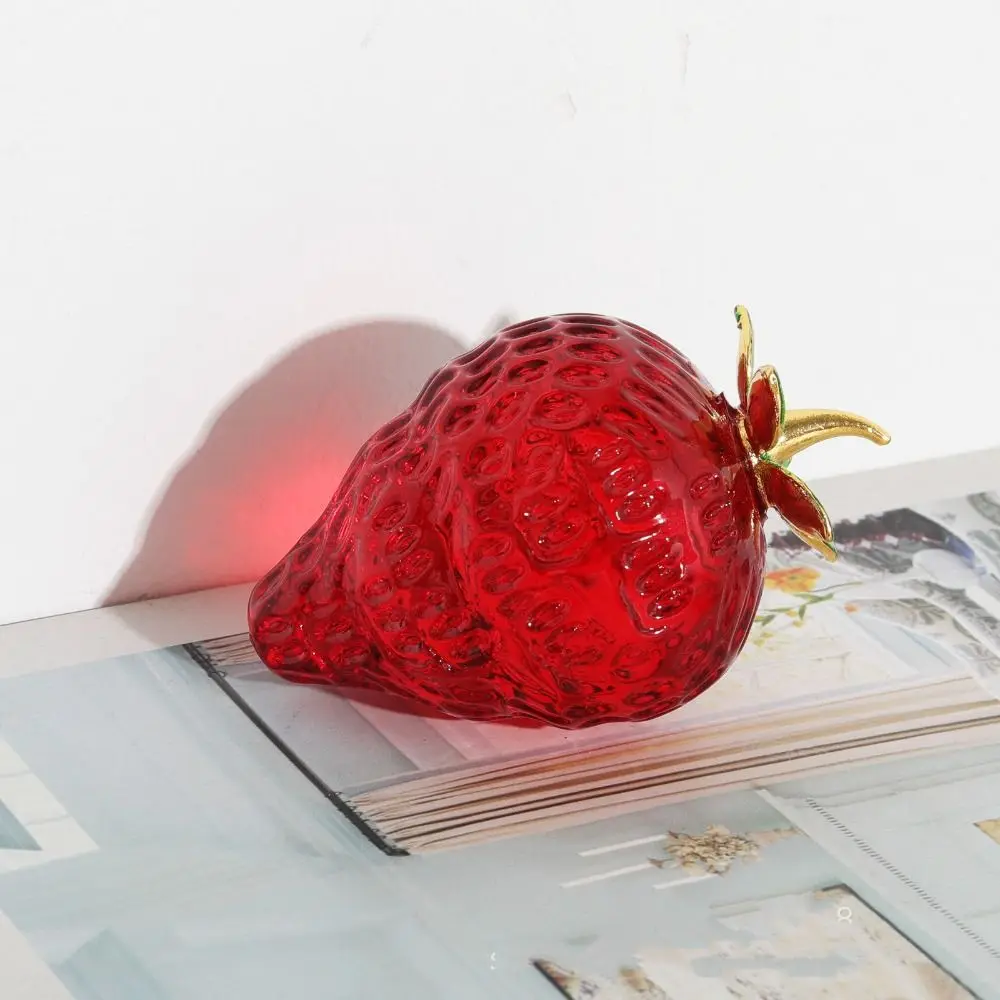 

White Crystal Crystal Strawberry Small Mascot Desktop Crafts Lifelike Color Glass Art Strawberry Sculpture Living Room